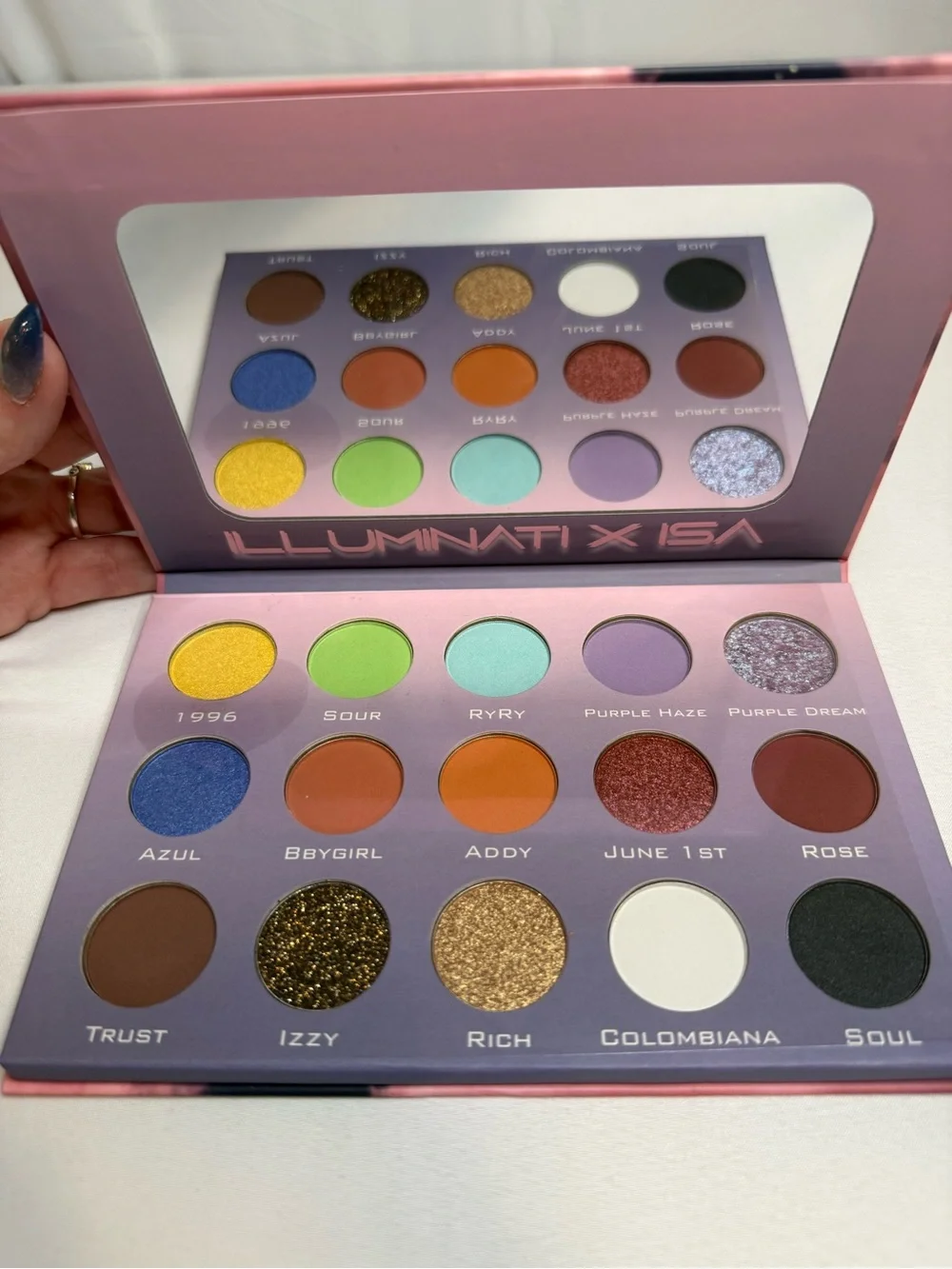 NEW Sealed Illuminati x ISA 15 Color Eyeshadow Palette Vegan